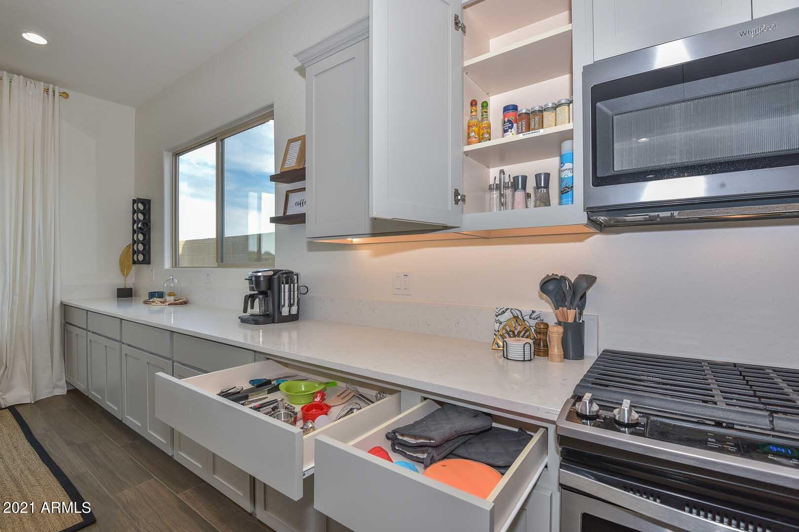 17787 West Sunward Drive Goodyear, AZ 85338 - Photo 16 of 50 Kitchen-Fully Stocked