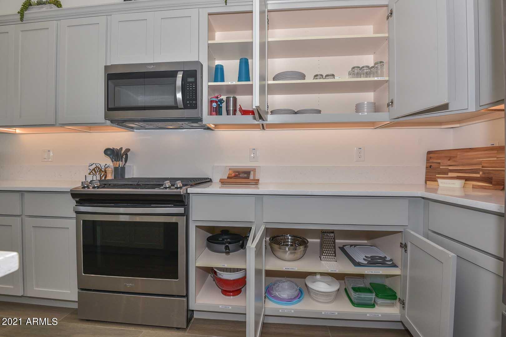 17787 West Sunward Drive Goodyear, AZ 85338 - Photo 18 of 50 Kitchen-Stocked Cooking