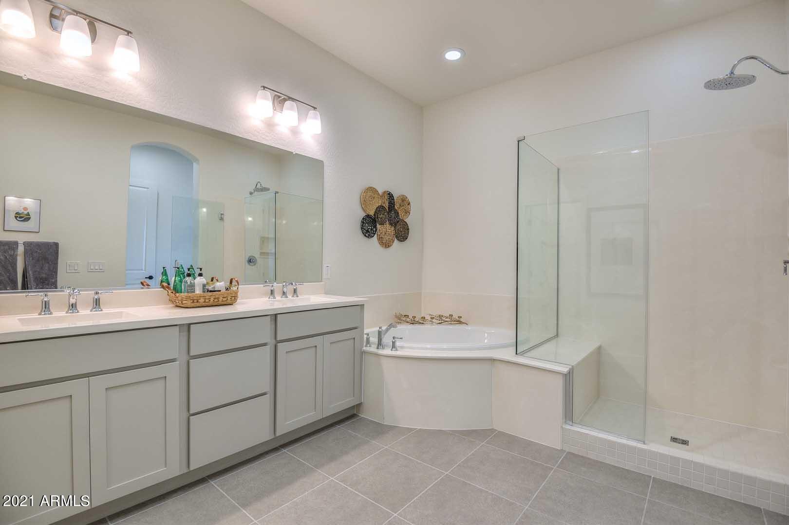 17787 West Sunward Drive Goodyear, AZ 85338 - Photo 25 of 50 Master Bath-Garden Tub