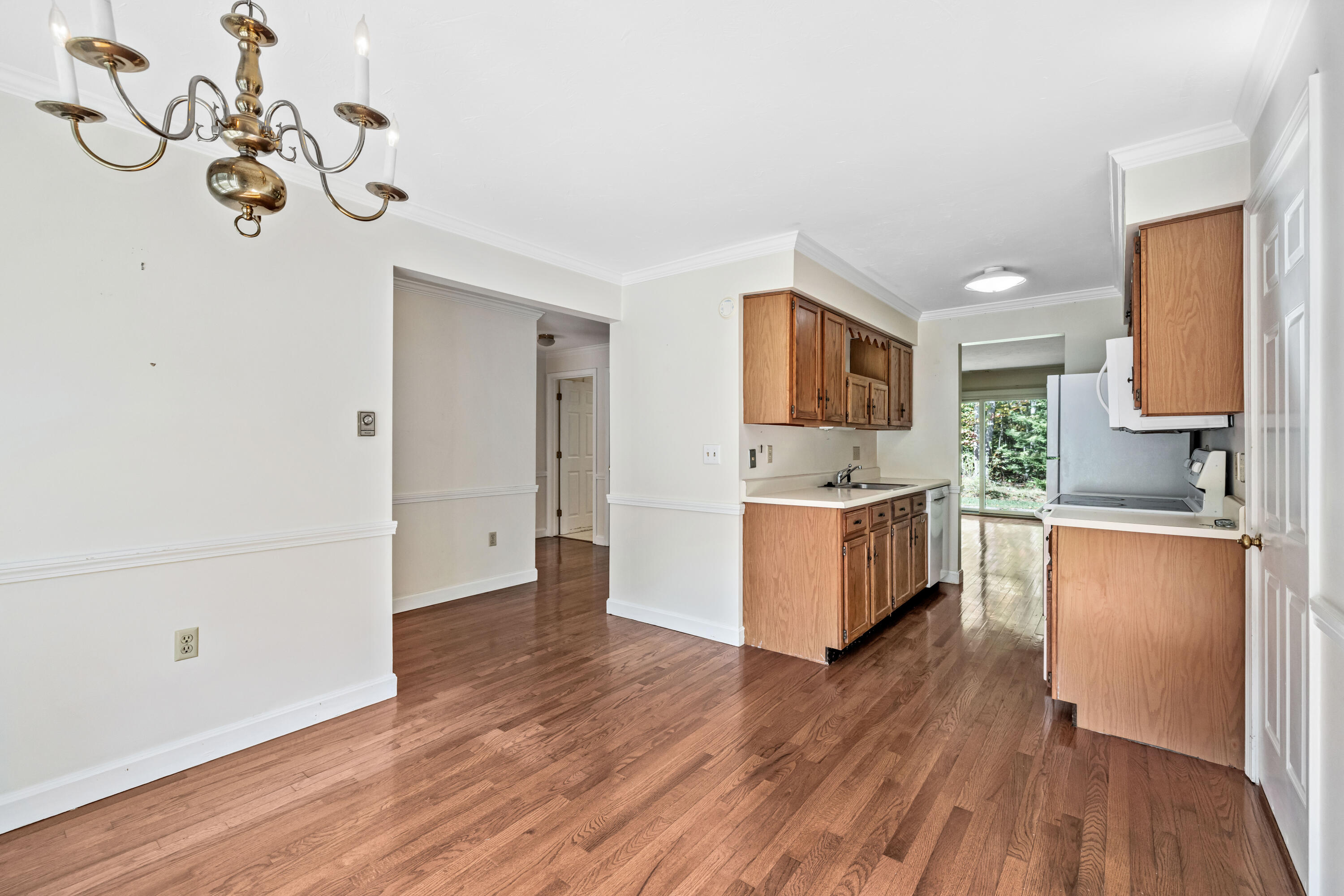 30 Stratton Road, Unit 30 Scarborough, ME 04074 - Photo 7 of 26 Dining room