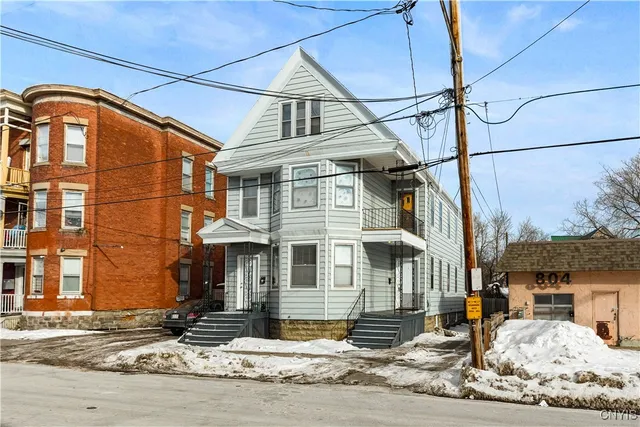 $220,000 | 806 Wager Street, Utica, NY 13502