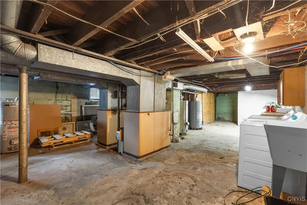 $220,000 | 806 Wager Street, Utica, NY 13502