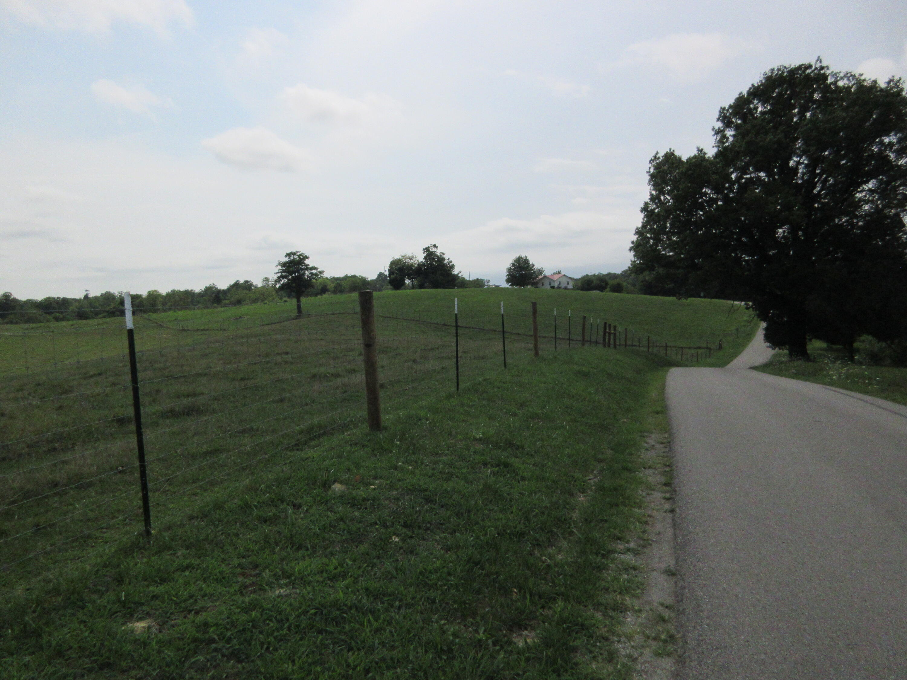 2045 Goshen Road Winchester, KY 40391 - Photo 3 of 4 IMG_3977