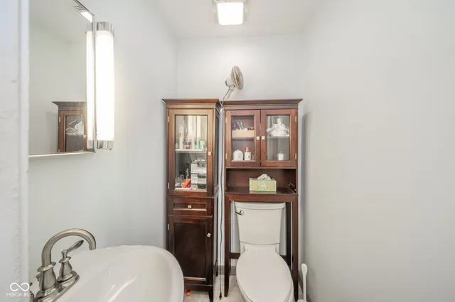 $270,000 | 104 East Woodland Drive, Pendleton, IN 46064