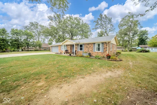 $270,000 | 104 East Woodland Drive, Pendleton, IN 46064