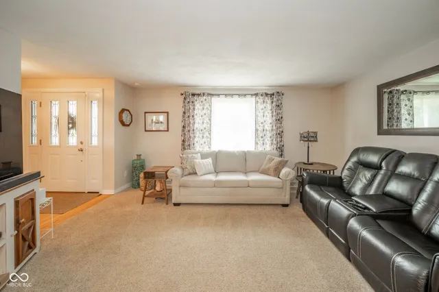 $270,000 | 104 East Woodland Drive, Pendleton, IN 46064