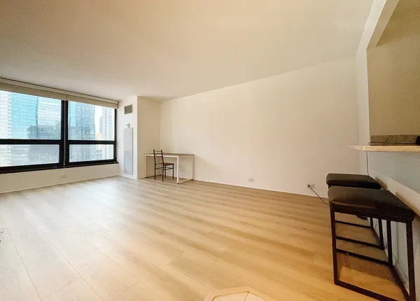 $2,500 | 360 East Randolph Street, Unit 2006, Chicago, IL 60601