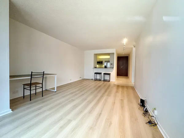 $2,500 | 360 East Randolph Street, Unit 2006, Chicago, IL 60601