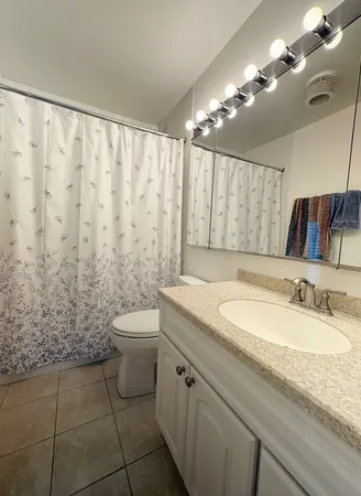 $2,500 | 360 East Randolph Street, Unit 2006, Chicago, IL 60601
