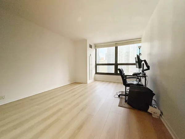 $2,500 | 360 East Randolph Street, Unit 2006, Chicago, IL 60601