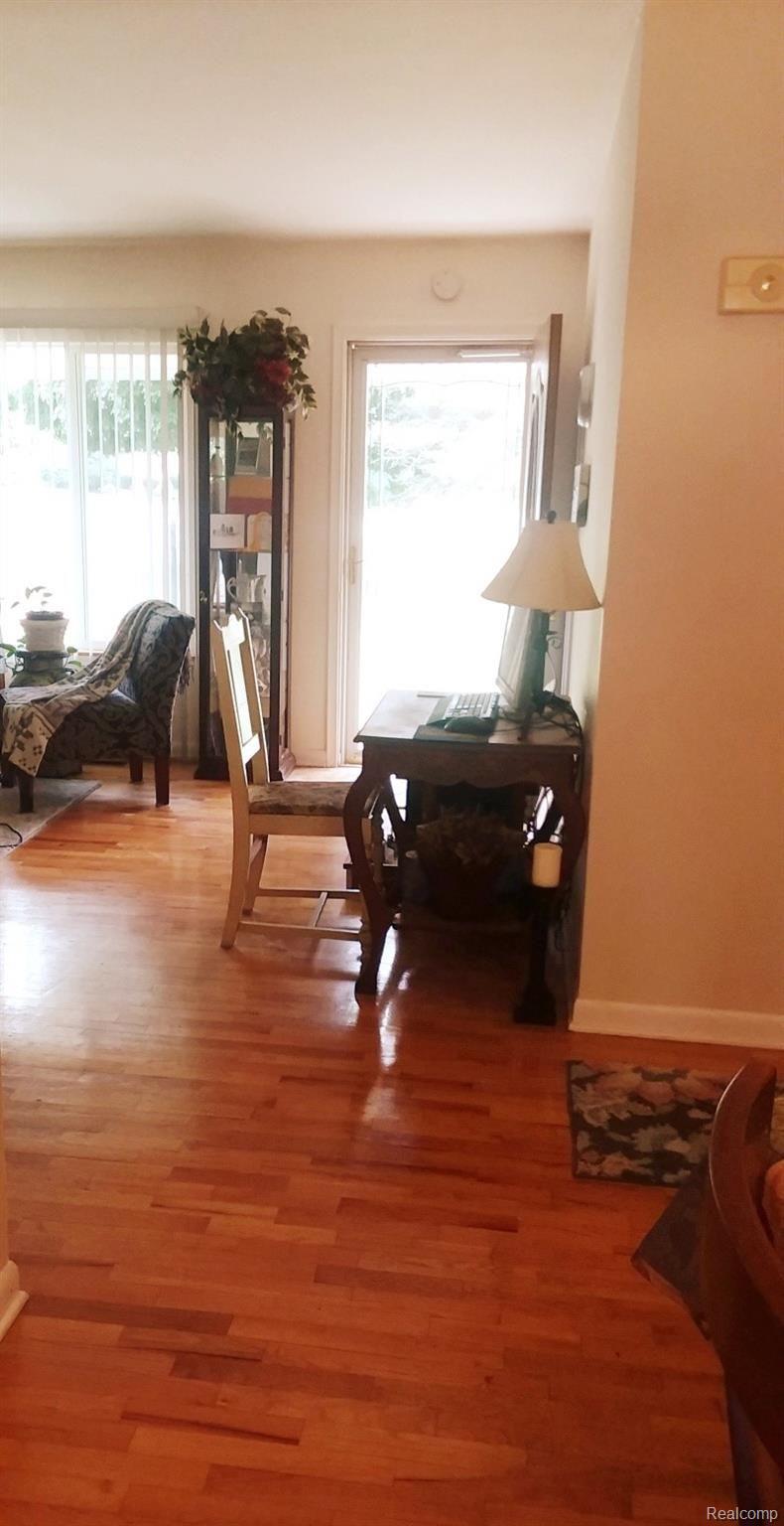 6344 Calkins Road Flint, MI 48532 - Photo 3 of 24 living3.jpg