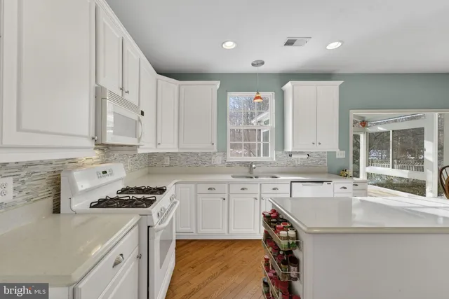 $870,000 | 8372 Tenbrook Drive, Gainesville, VA 20155