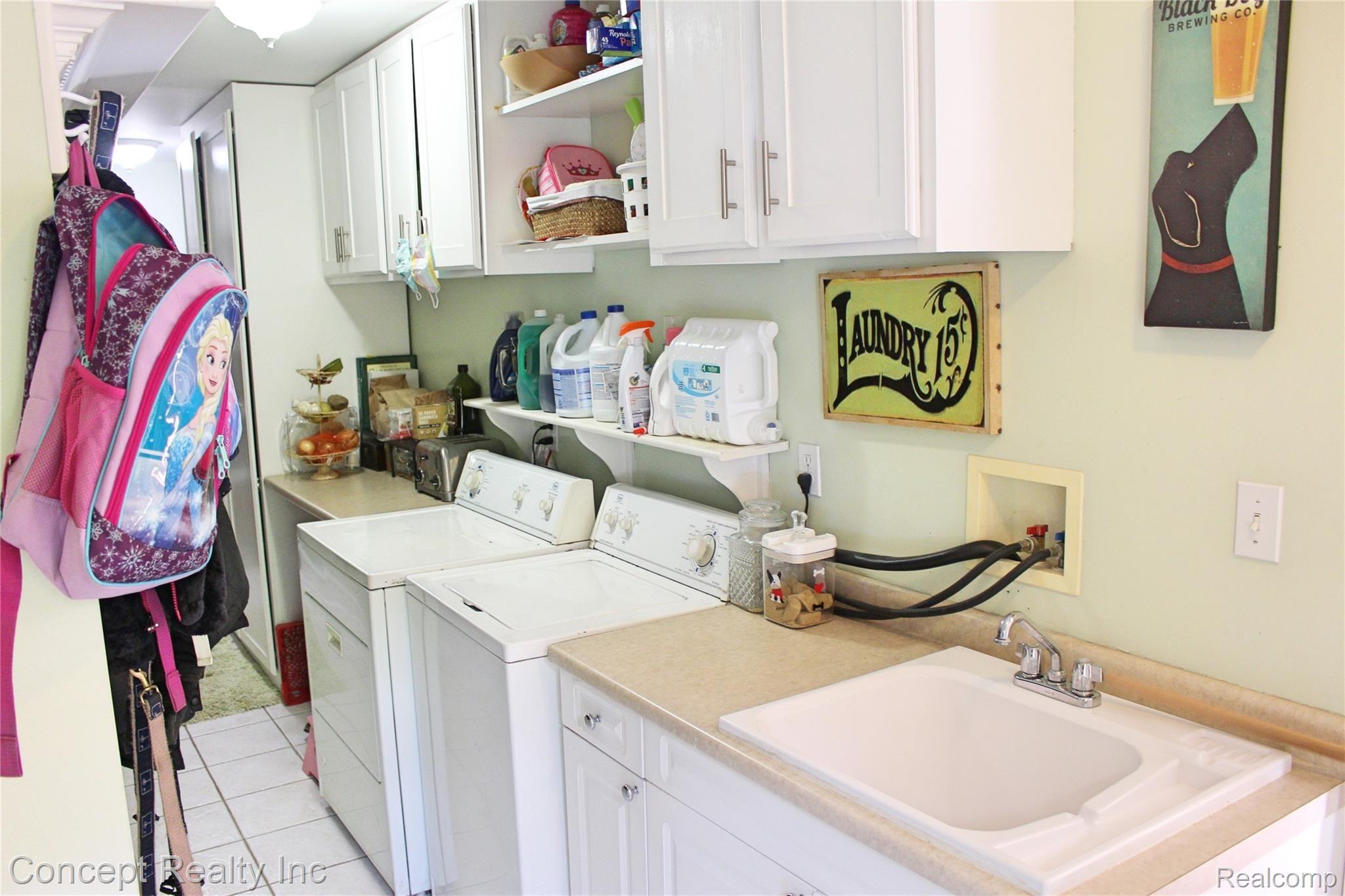 22160 Meridian Road Grosse Ile, MI 48138 - Photo 29 of 37 IMG_9920_Fotor.jpg