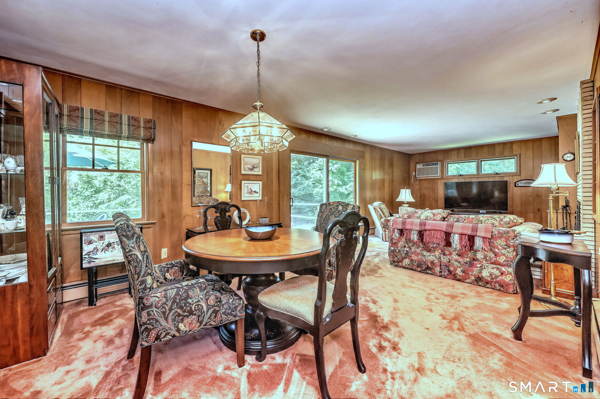 8 Mayflower Road Norwalk, CT 06850 - Photo 4 of 20 Plenty of room to entertain