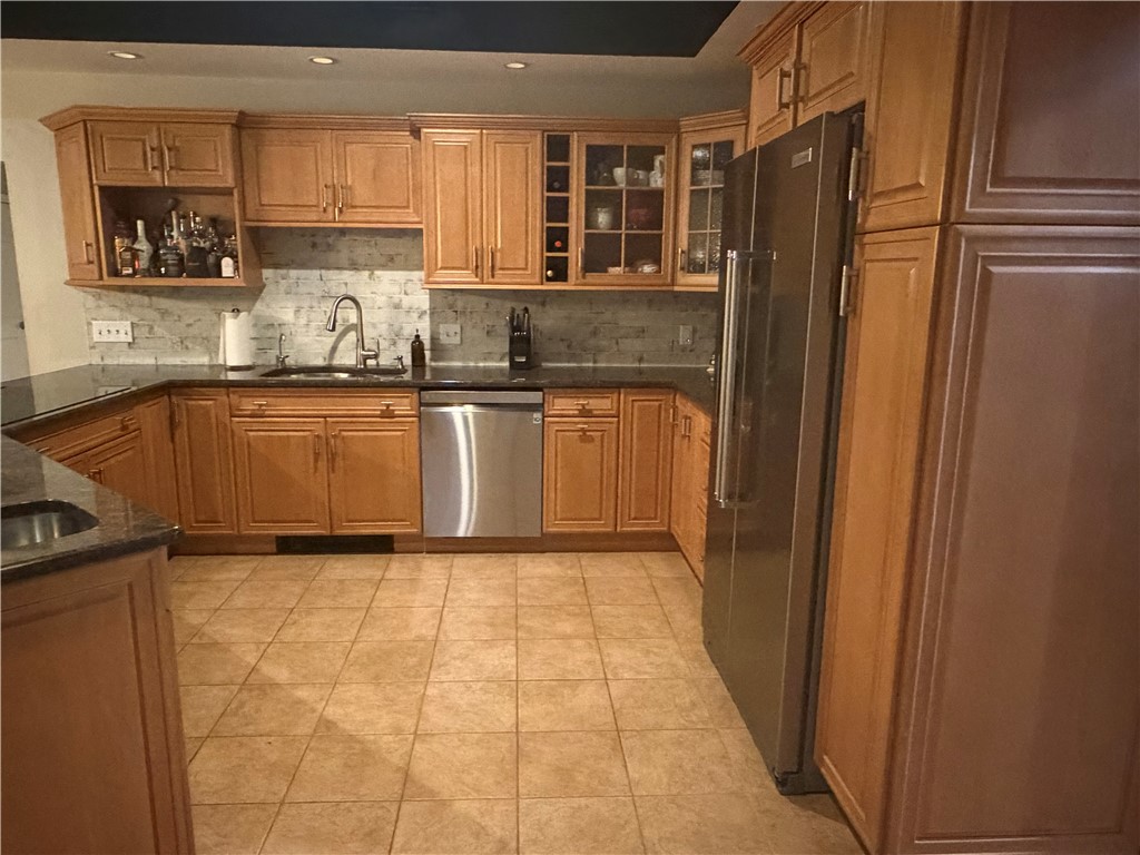 3720 Division Road East Greenwich, RI 02818 - Photo 16 of 38