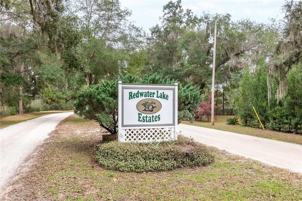 112 Magnolia Street Hawthorne, FL 32640 - Photo 39 of 41 a sign on the side of a road