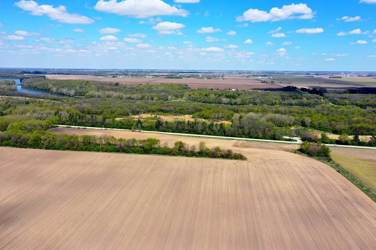 0 Rt 113 Bonfield, IL 60913 - Photo 5 of 9 a view of a terrace with a garden