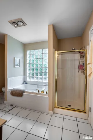 $325,000 | 805 New Day Way, Marion, IL 62959