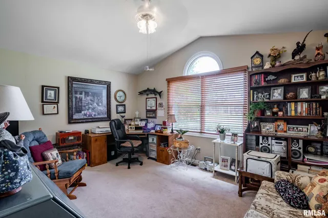 $325,000 | 805 New Day Way, Marion, IL 62959