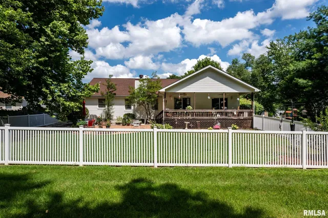 $325,000 | 805 New Day Way, Marion, IL 62959