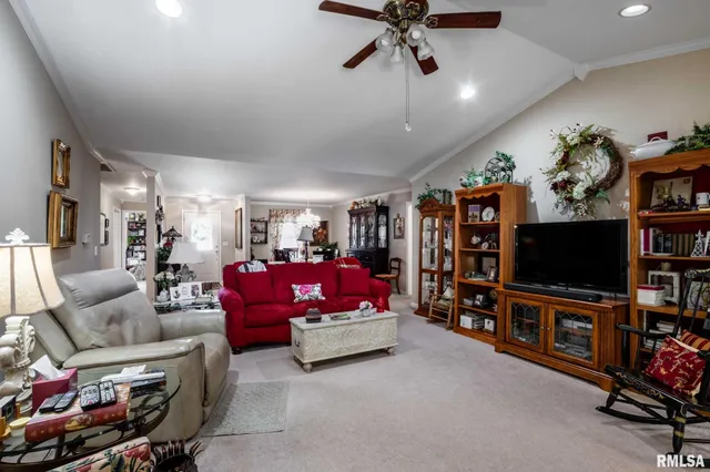 $325,000 | 805 New Day Way, Marion, IL 62959