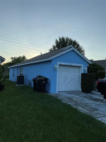 a house view with a outdoor space