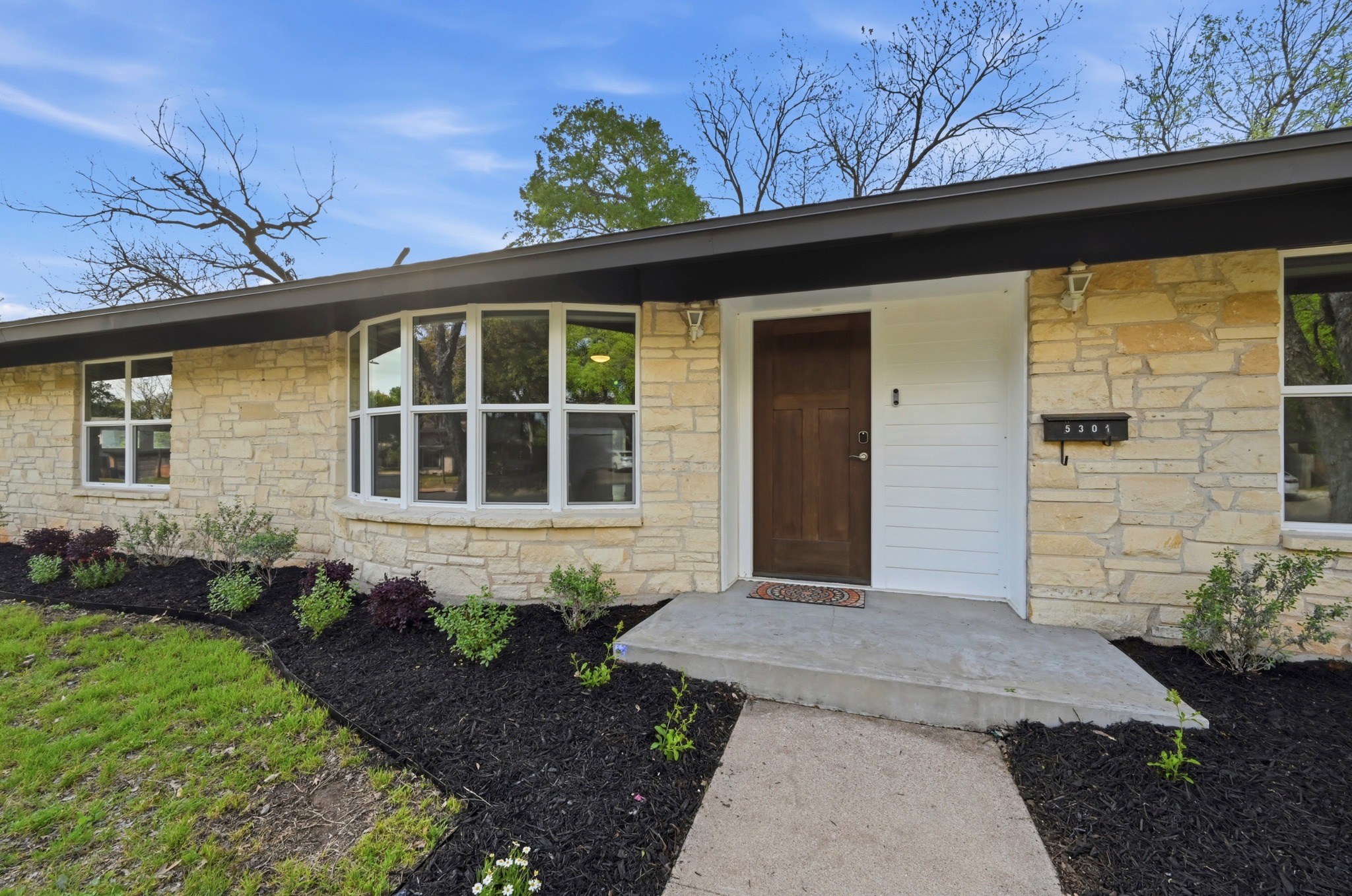 5301 Buffalo Pass Austin, TX 78745 - Photo 2 of 26 Welcome home!