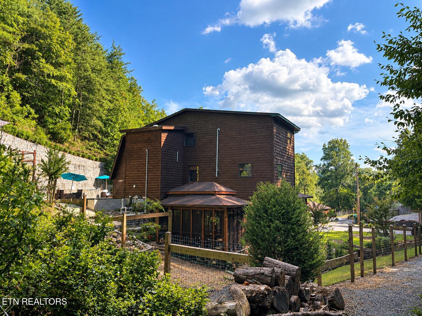 237 Foster Road Heiskell, TN 37754 - Photo 6 of 53 FA22BB3A-5258-433B-A539-FB9C8BF44E41