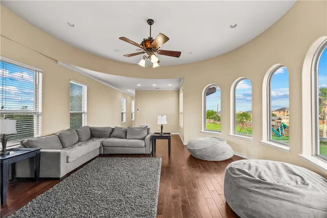 $875,000 | 5514 King Trail, Corpus Christi, TX 78414