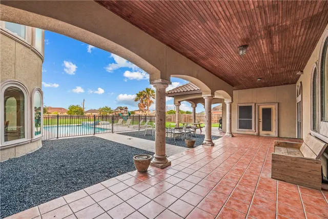 $875,000 | 5514 King Trail, Corpus Christi, TX 78414