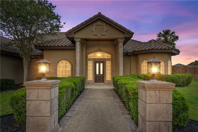 $875,000 | 5514 King Trail, Corpus Christi, TX 78414