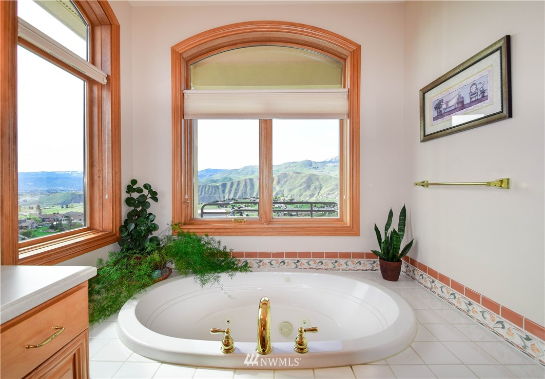 3914 Lovell Road Wenatchee, WA 98801 - Photo 14 of 25 Gallery Image 14