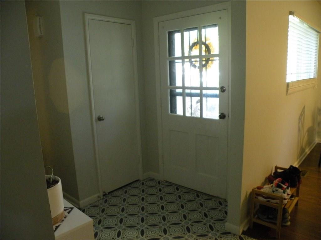 7969 Taunton Road Indianapolis, IN 46260 - Photo 7 of 37 Gallery Image 7