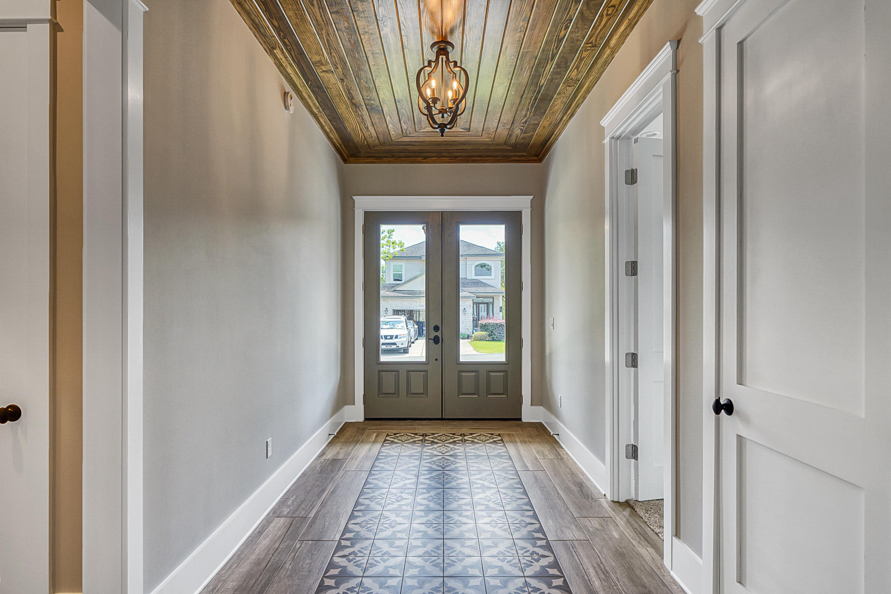 156 Eldredge Road Fort Walton Beach, FL 32547 - Photo 3 of 49 Foyer