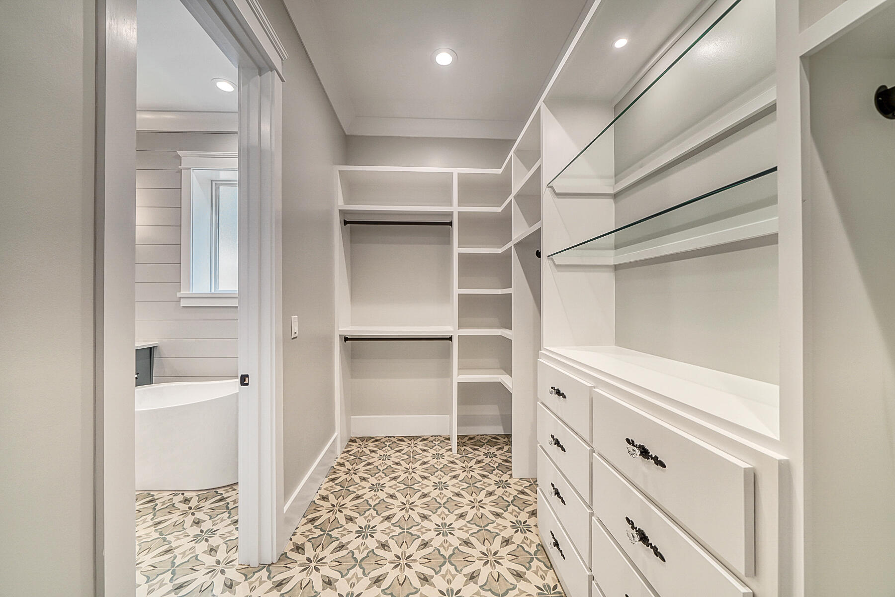 156 Eldredge Road Fort Walton Beach, FL 32547 - Photo 37 of 49 Master closet