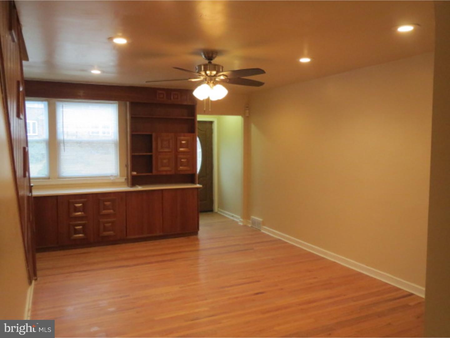 8648 Temple Road Philadelphia, PA 19150 - Photo 4 of 22 Living Room