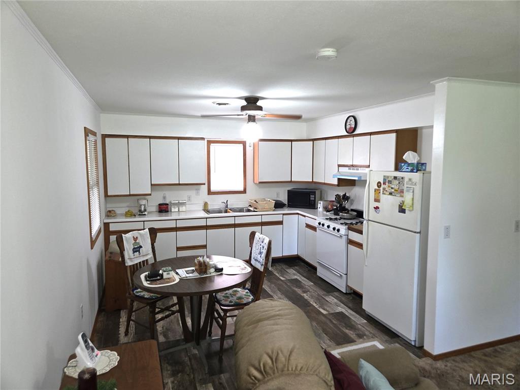 263 Candlewood Road Buffalo, MO 65622 - Photo 3 of 19
