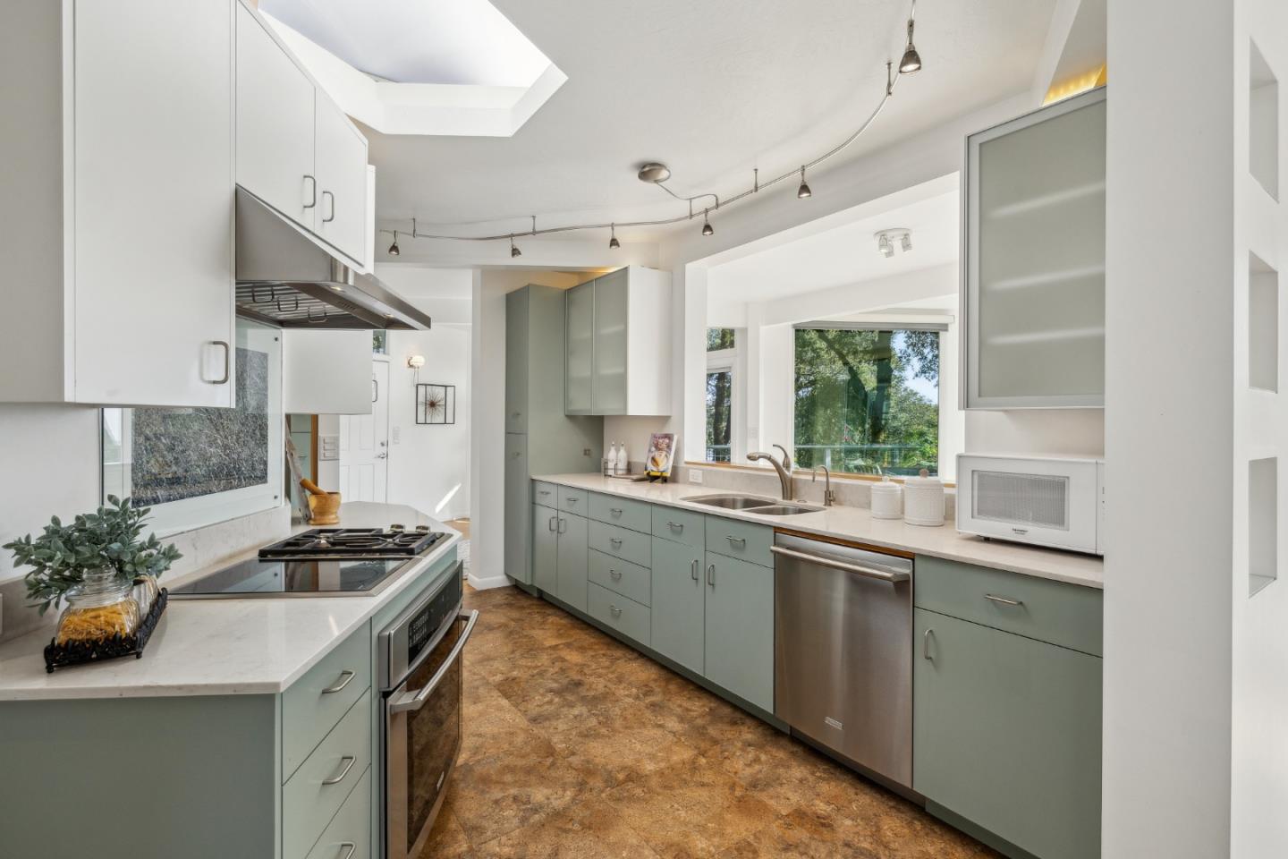 200 Oak Ridge Road Los Gatos, CA 95033 - Photo 11 of 46 Gallery Image 11