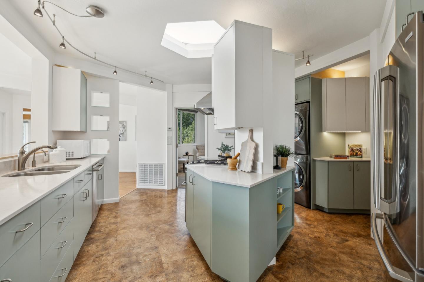 200 Oak Ridge Road Los Gatos, CA 95033 - Photo 16 of 46 Gallery Image 16