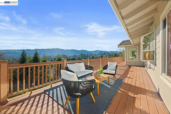 $2,695,000 | 670 Logan Lane, Danville, CA 94526