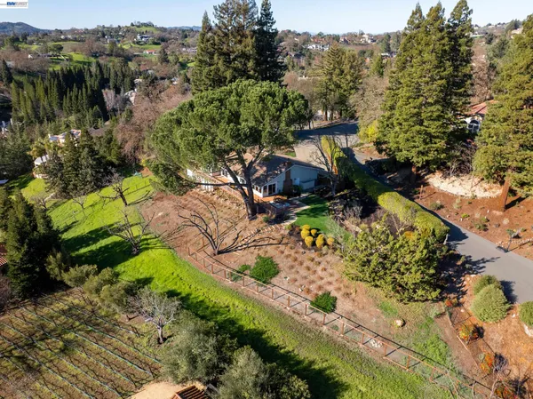 $2,695,000 | 670 Logan Lane, Danville, CA 94526