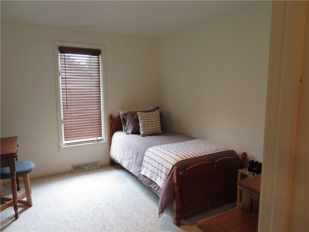 555 Riverside Circle Columbus, IN 47203 - Photo 12 of 13 Gallery Image 12