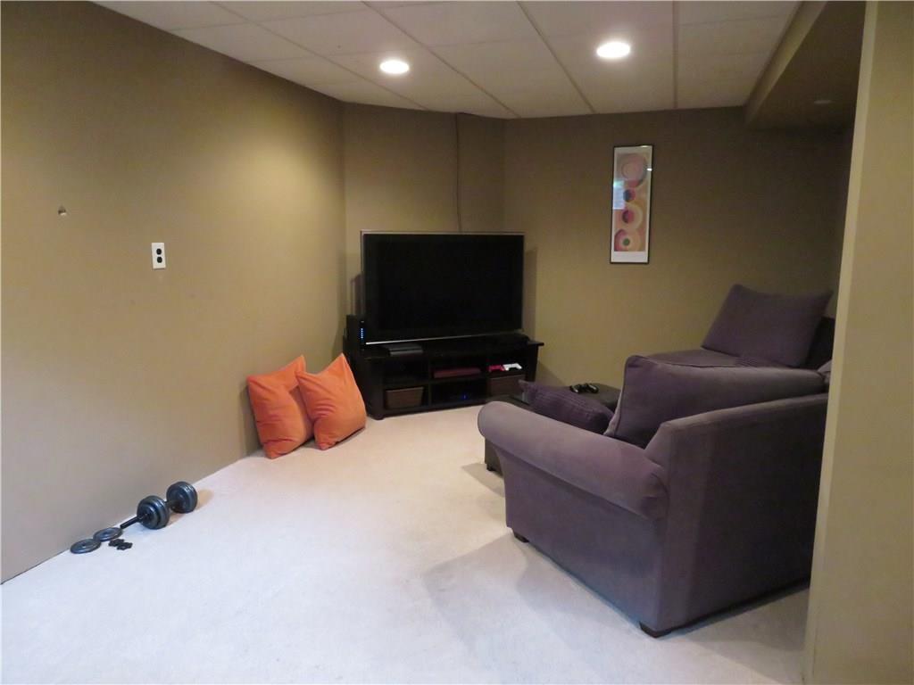 555 Riverside Circle Columbus, IN 47203 - Photo 13 of 13 Gallery Image 13