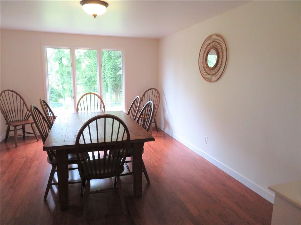 555 Riverside Circle Columbus, IN 47203 - Photo 7 of 13 Gallery Image 7
