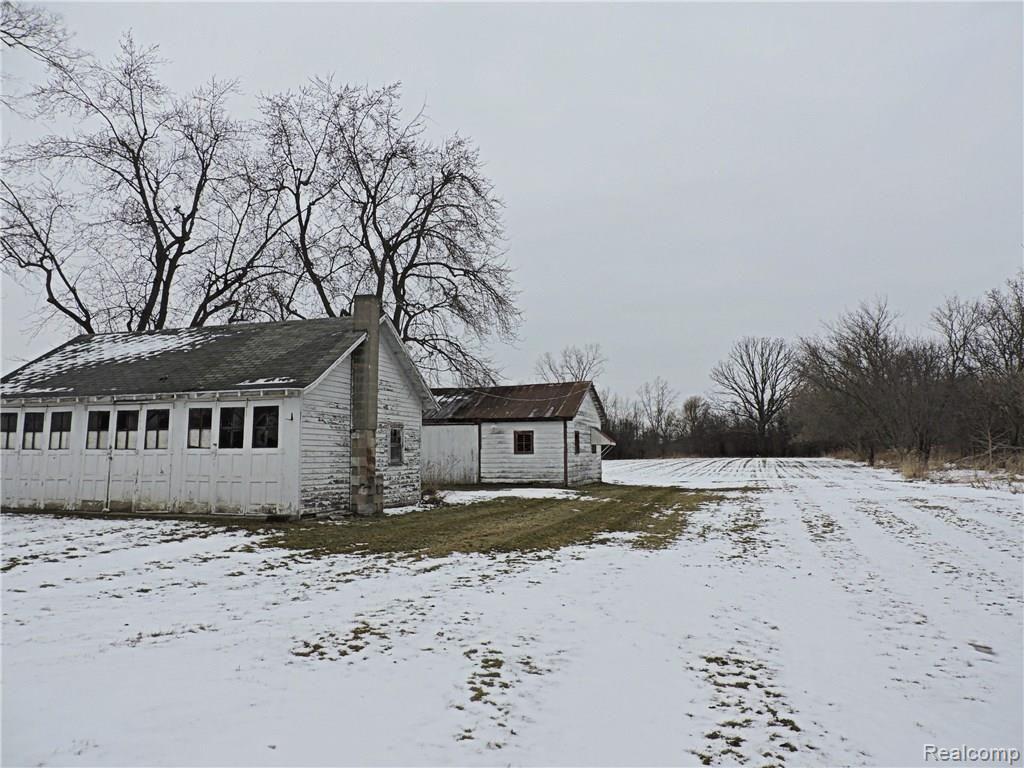 9059 Davison Road Davison, MI 48423 - Photo 4 of 12 DSCN6838.JPG