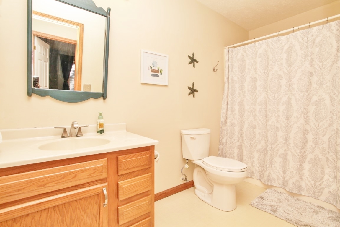 1304 Henry Street Normal, IL 61761 - Photo 12 of 27 Gallery Image 12
