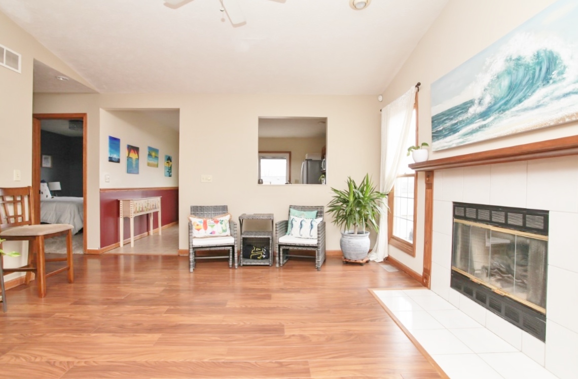 1304 Henry Street Normal, IL 61761 - Photo 3 of 27 Gallery Image 3