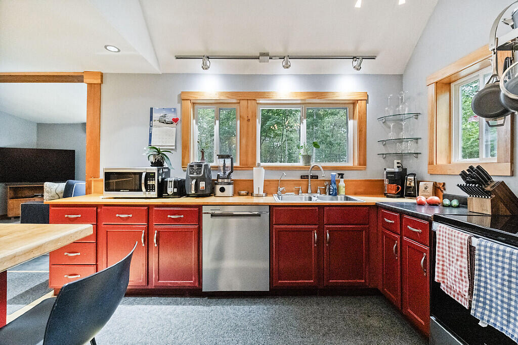 215 Mountain Road Washington, ME 04574 - Photo 22 of 76 29_BP5A7189_DxO_mls