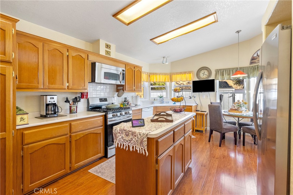4135 Peruvian Way Paso Robles, CA 93446 - Photo 11 of 45 Cooks delight kitchen with plenty of storage and prep area.