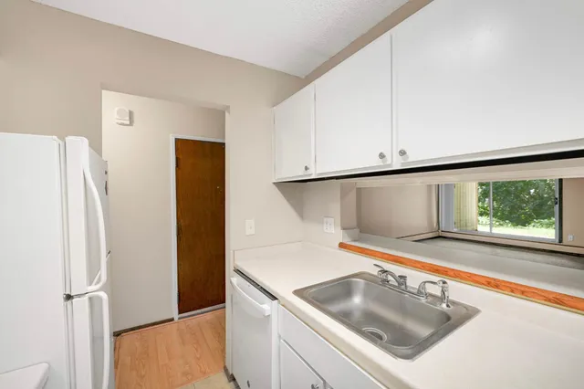 $88,500 | 12990 Nicollet Avenue, Unit 102, Burnsville, MN 55337